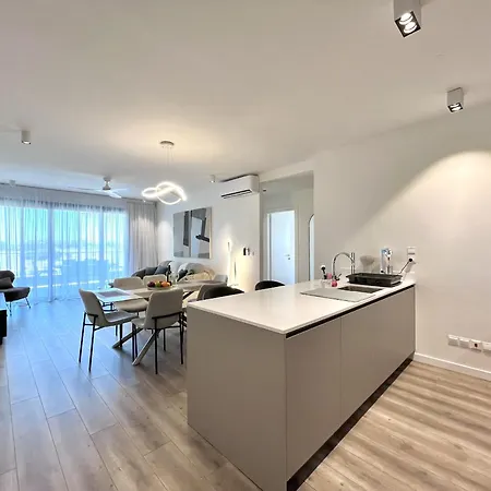 Sunset Gardens Apartman