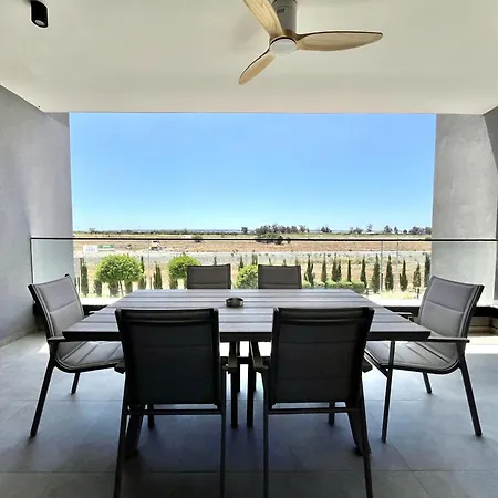 Sunset Gardens Apartman *