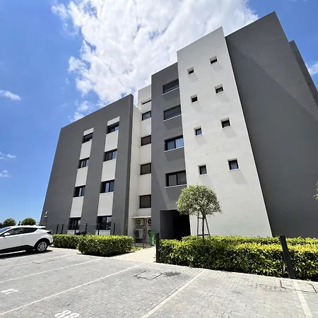 Sunset Gardens Apartman *